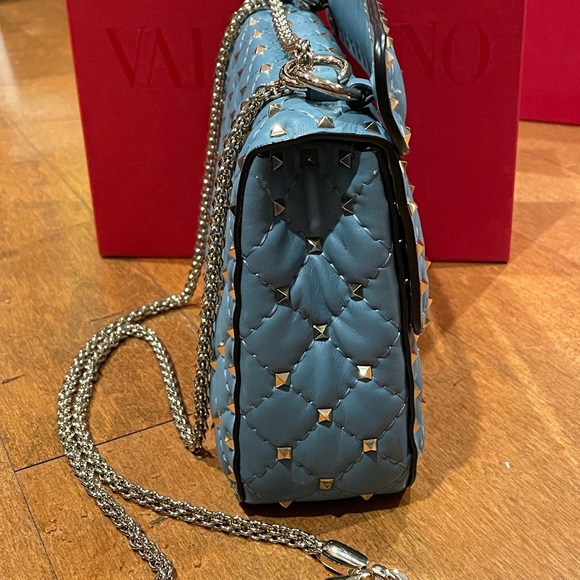 AUTHENTIC VALENTINO GARAVANI
Nappa Medium Rockstud Spike Shoulder Bag - Picture 6 of 10